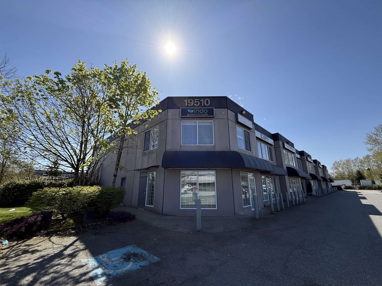 Photo 26 of 1 19510 55 Avenue, Surrey BC