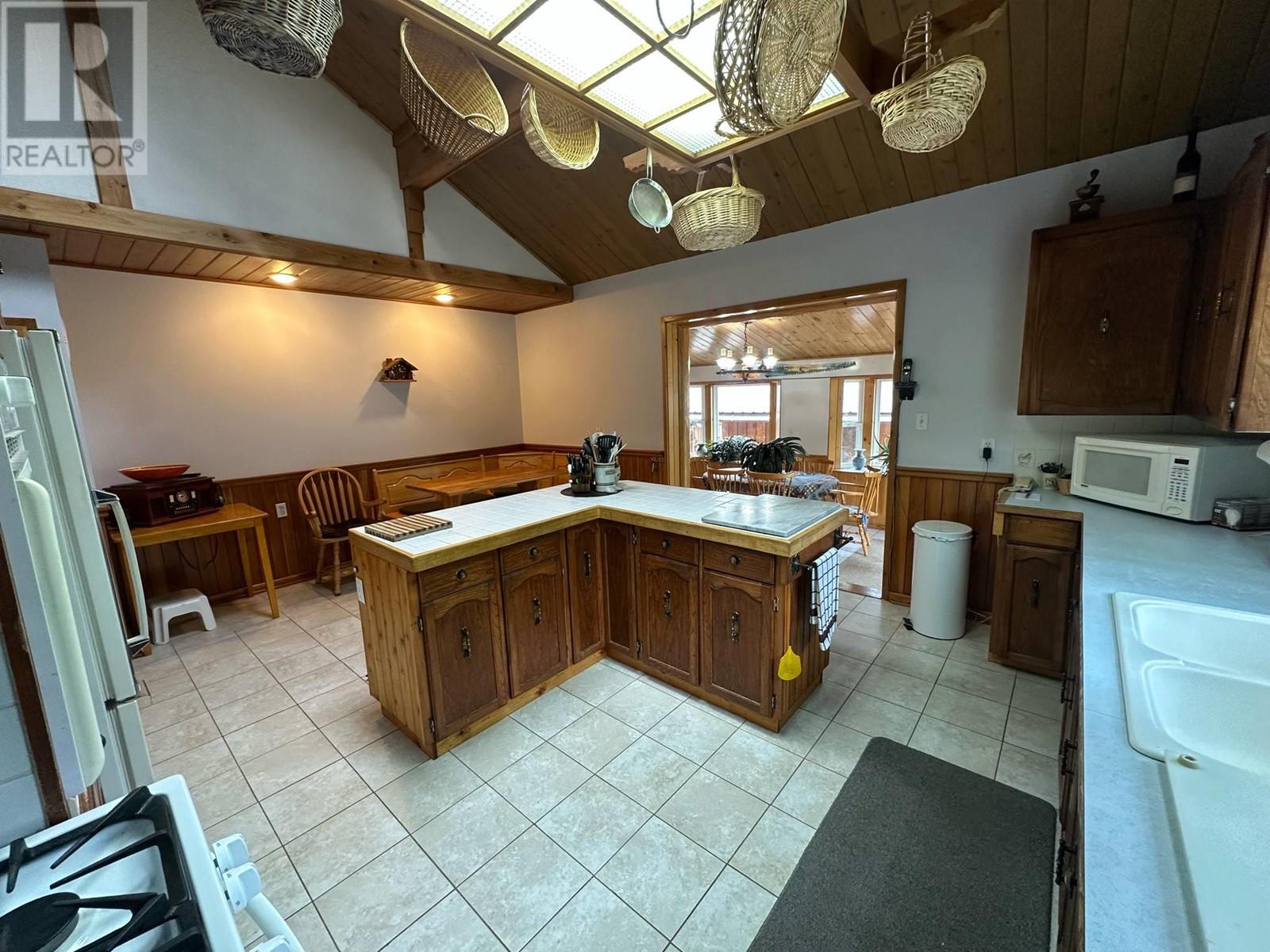 7047 Harrop-Procter Road, Harrop