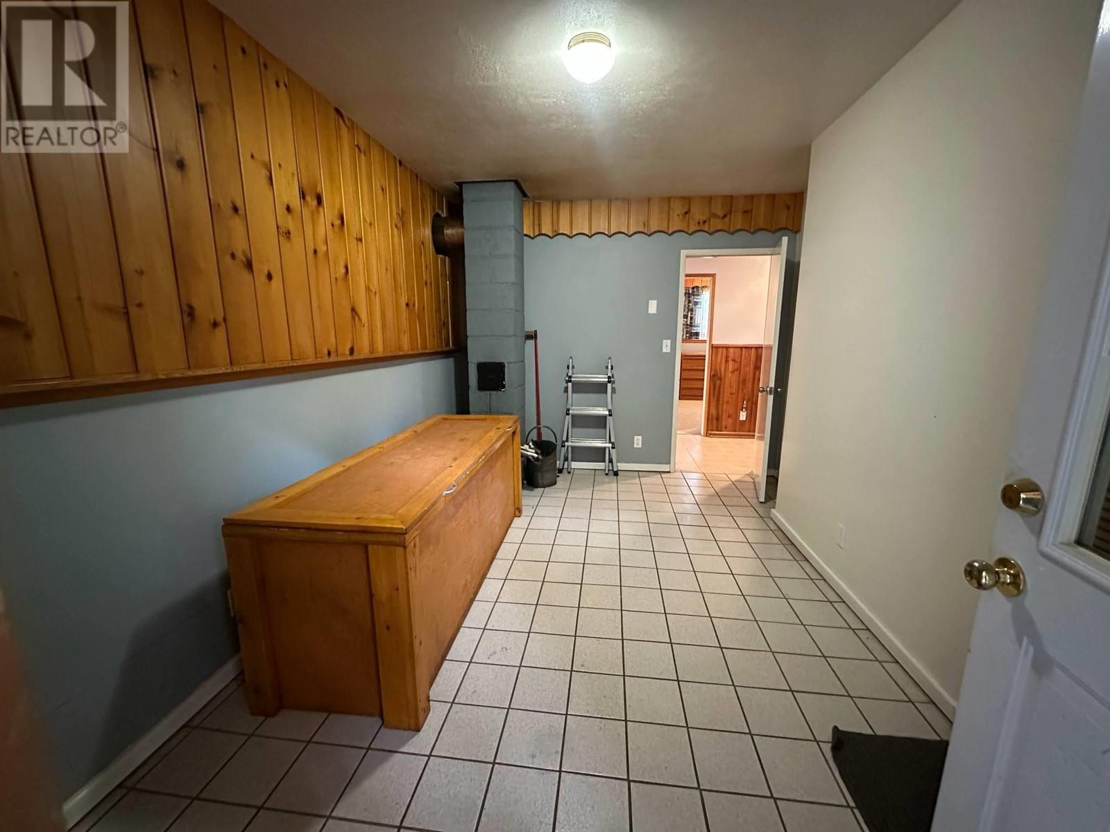7047 Harrop-Procter Road, Harrop