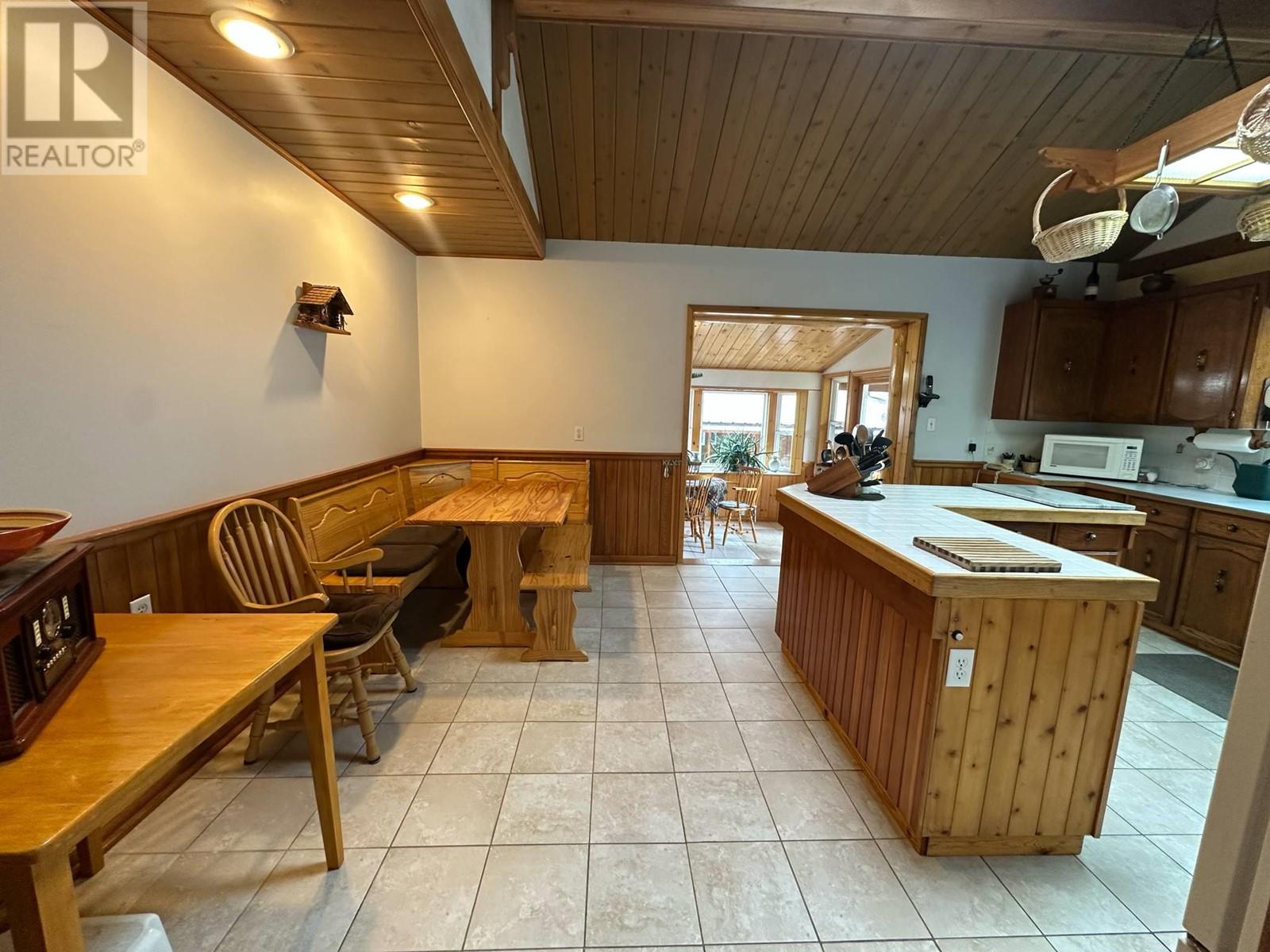7047 Harrop-Procter Road, Harrop