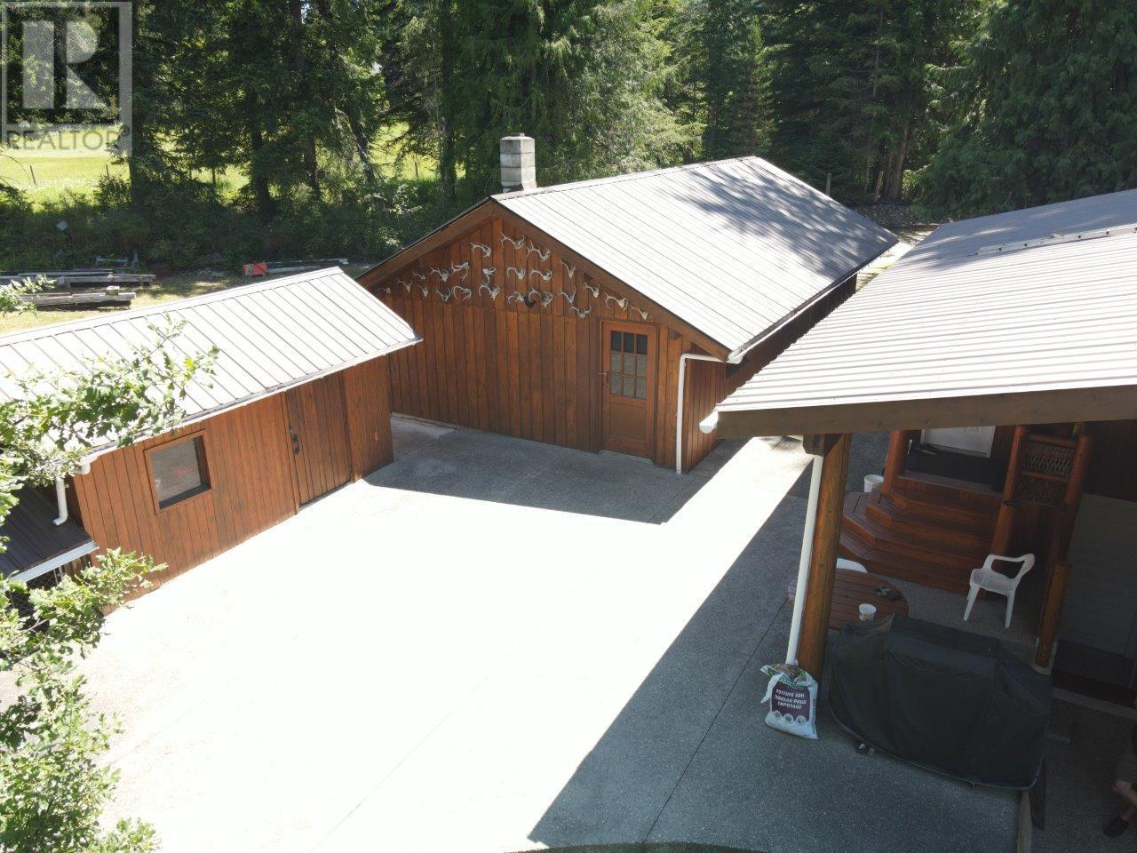 7047 Harrop-Procter Road, Harrop