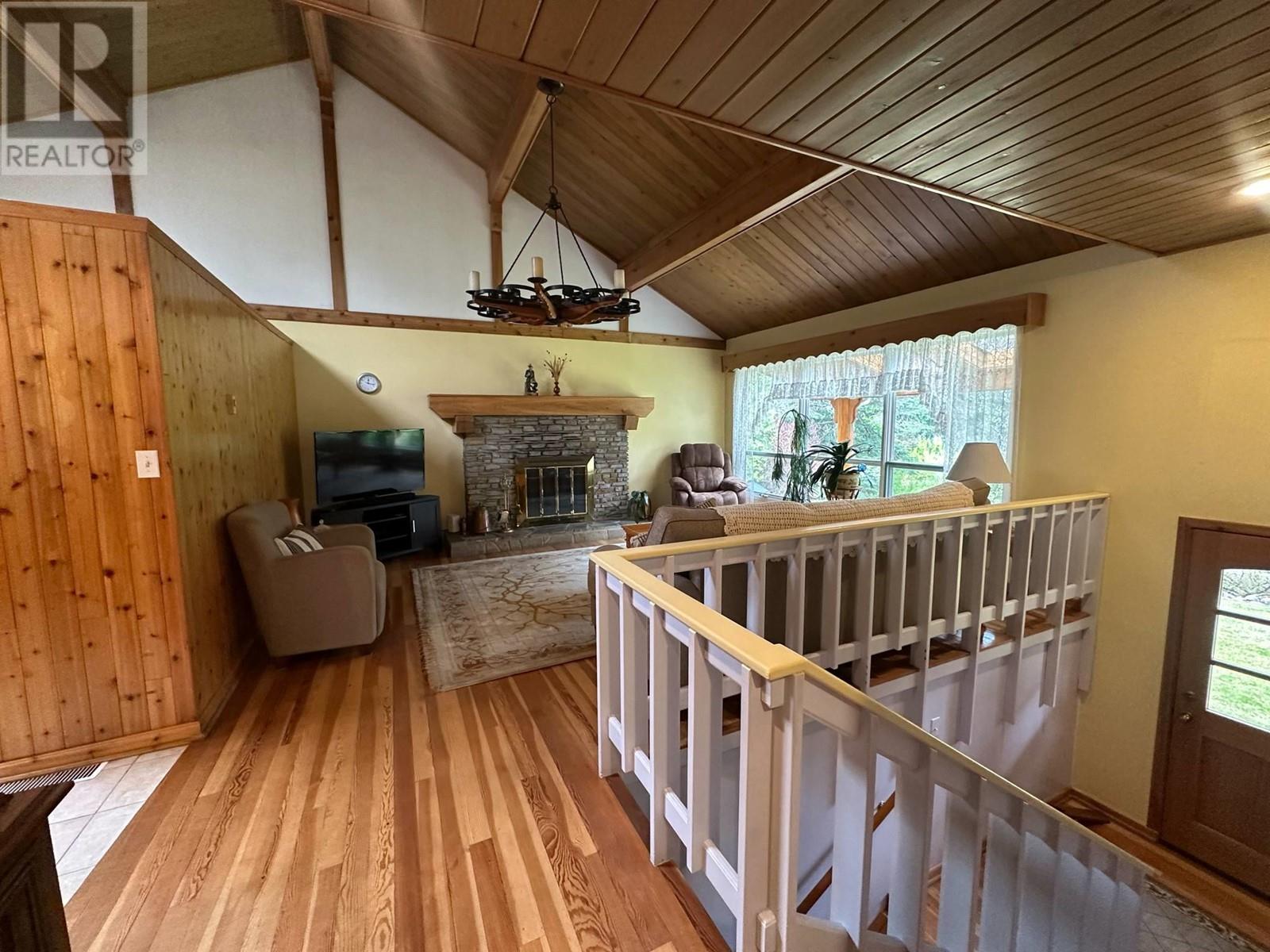 7047 Harrop-Procter Road, Harrop