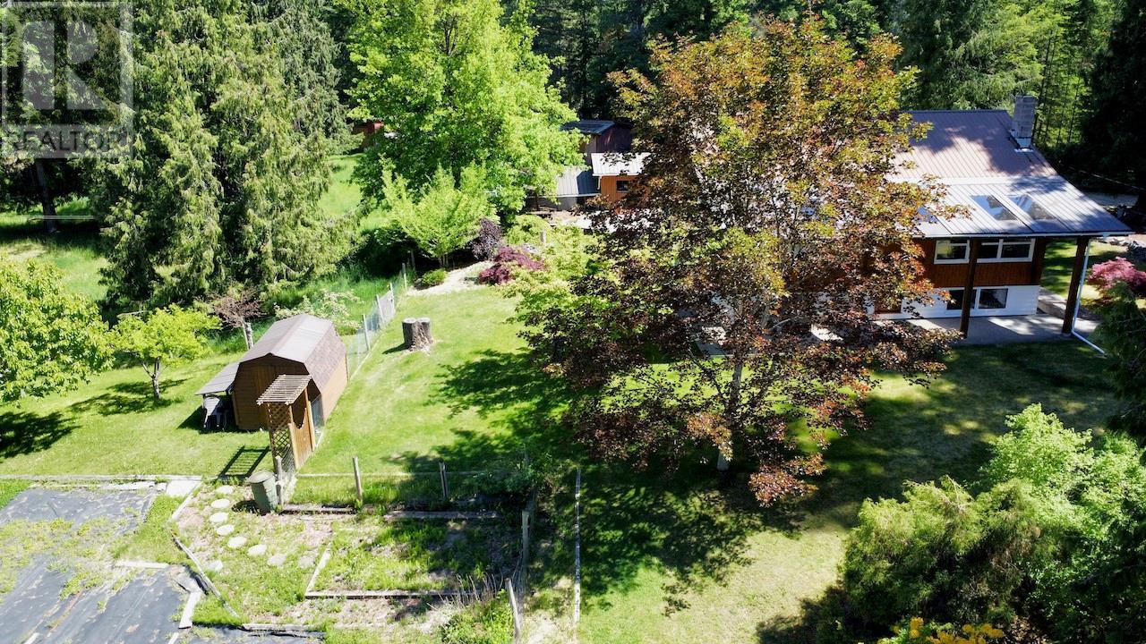 7047 Harrop-Procter Road, Harrop