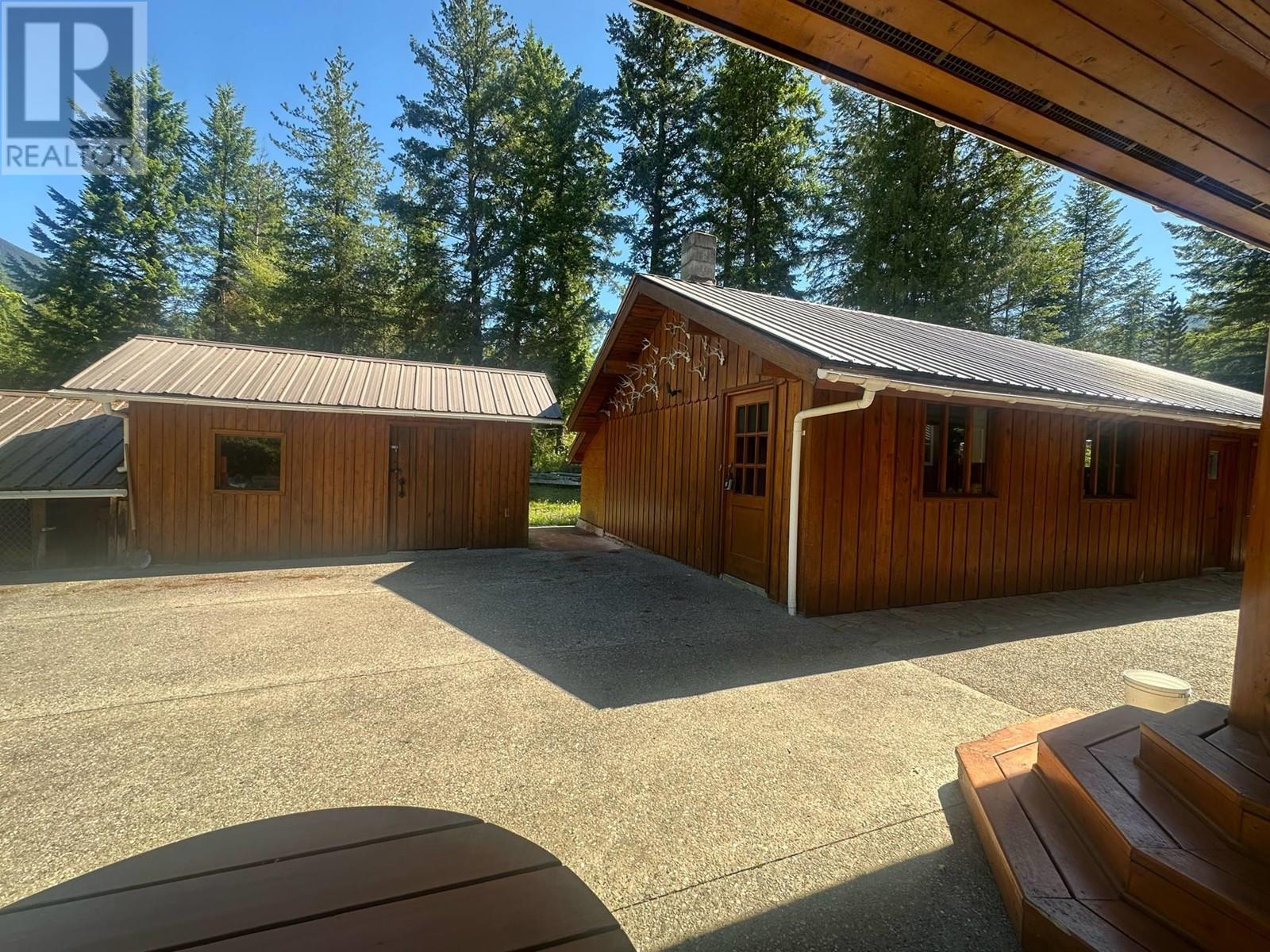 7047 Harrop-Procter Road, Harrop