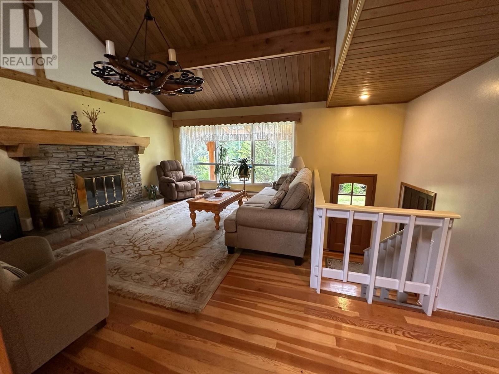 7047 Harrop-Procter Road, Harrop