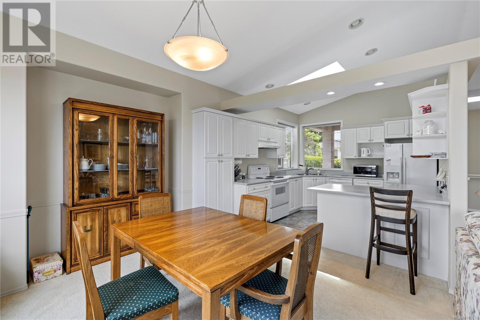 Photo 11 of 6339 Savary St, Nanaimo BC