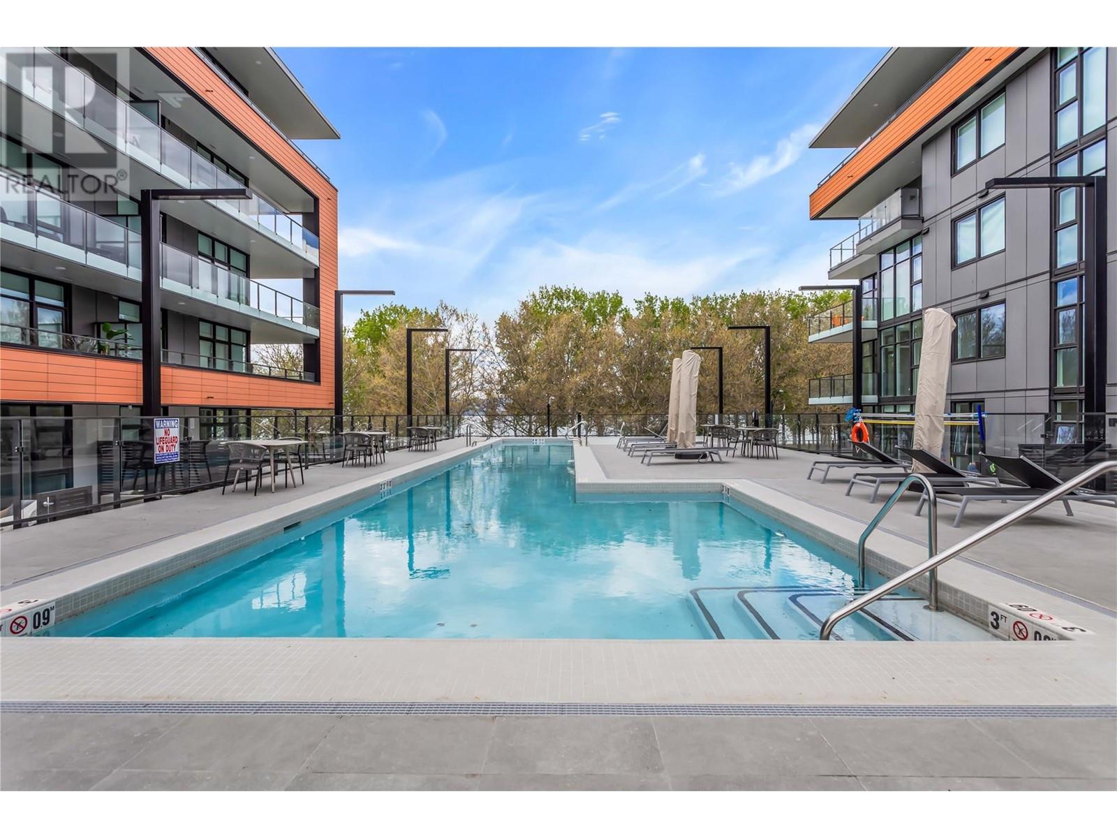 #316-3389 Lakeshore Road, Kelowna