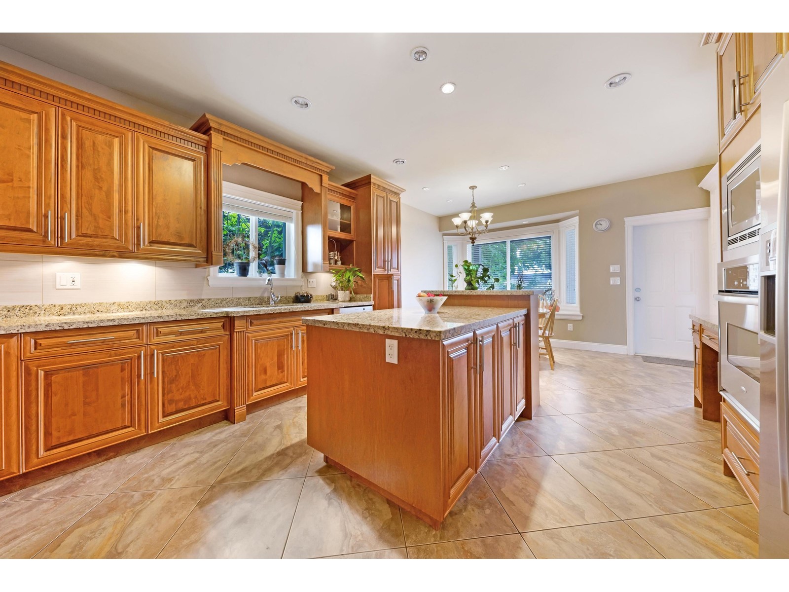 Photo 9 of 12646 60 A Avenue, Surrey BC