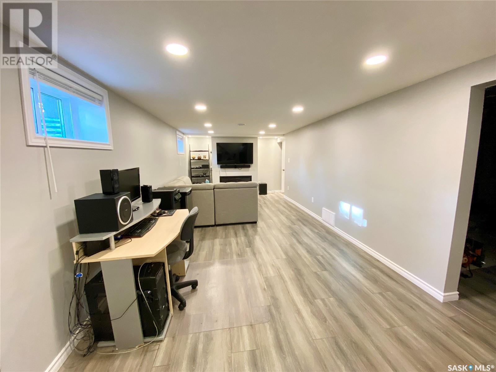Single Family House Bungalow for Sale in  ROYAL STREET Regina 