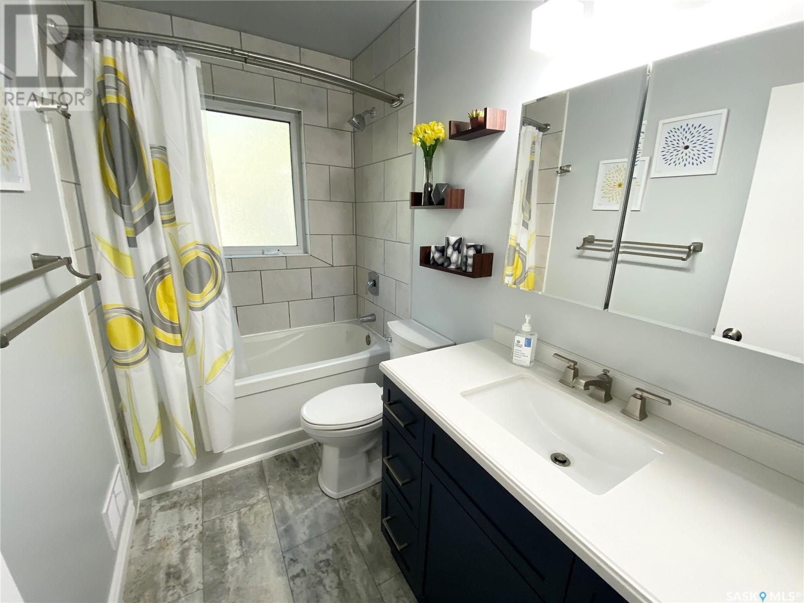 Single Family House Bungalow for Sale in  ROYAL STREET Regina 