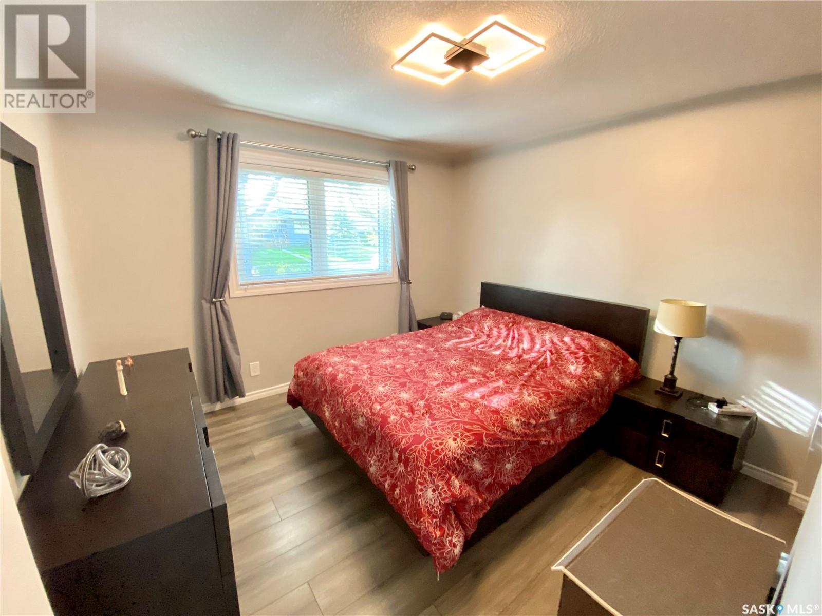 Single Family House Bungalow for Sale in  ROYAL STREET Regina 