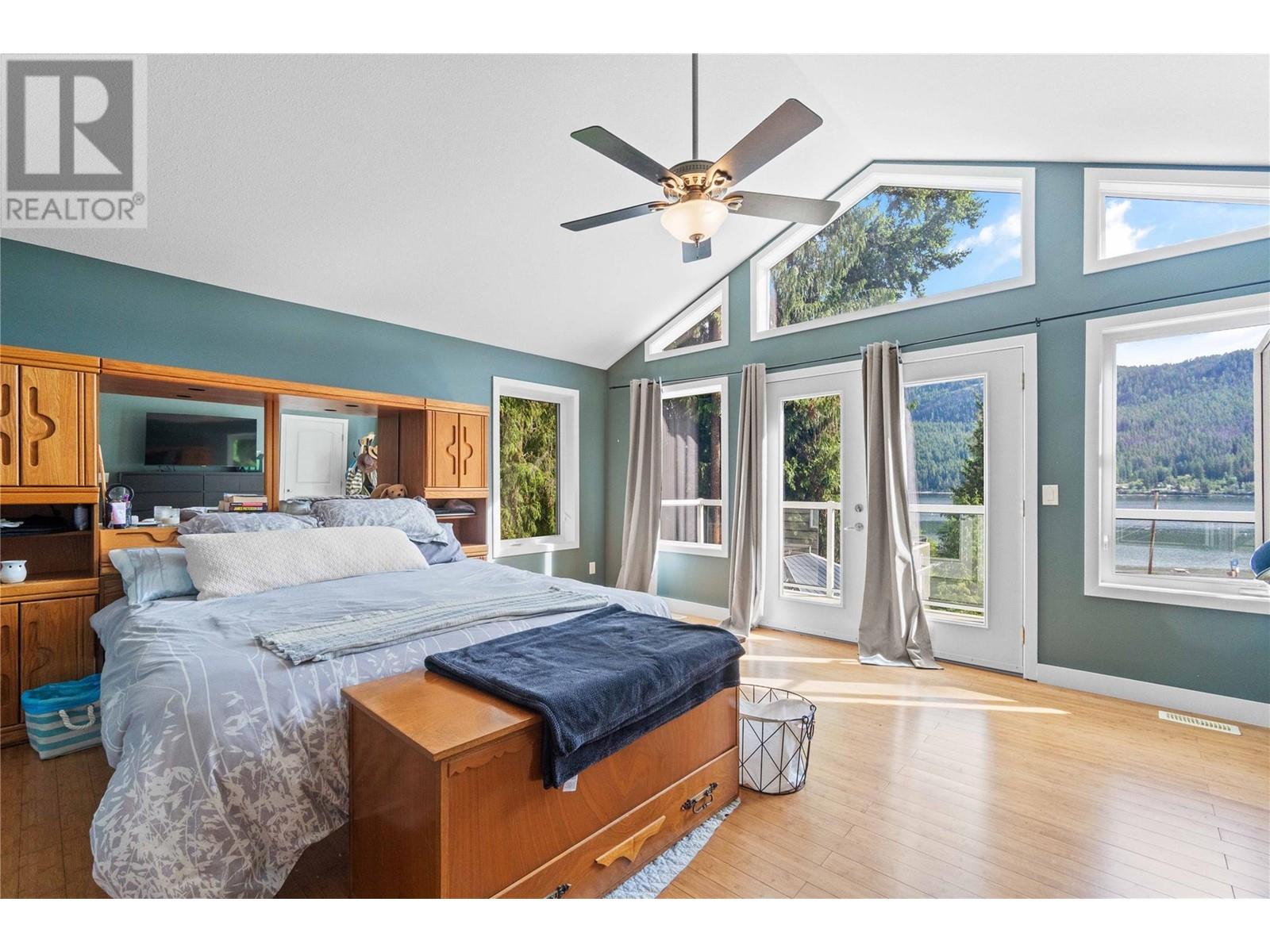 2524 Blind Bay Road, Blind Bay