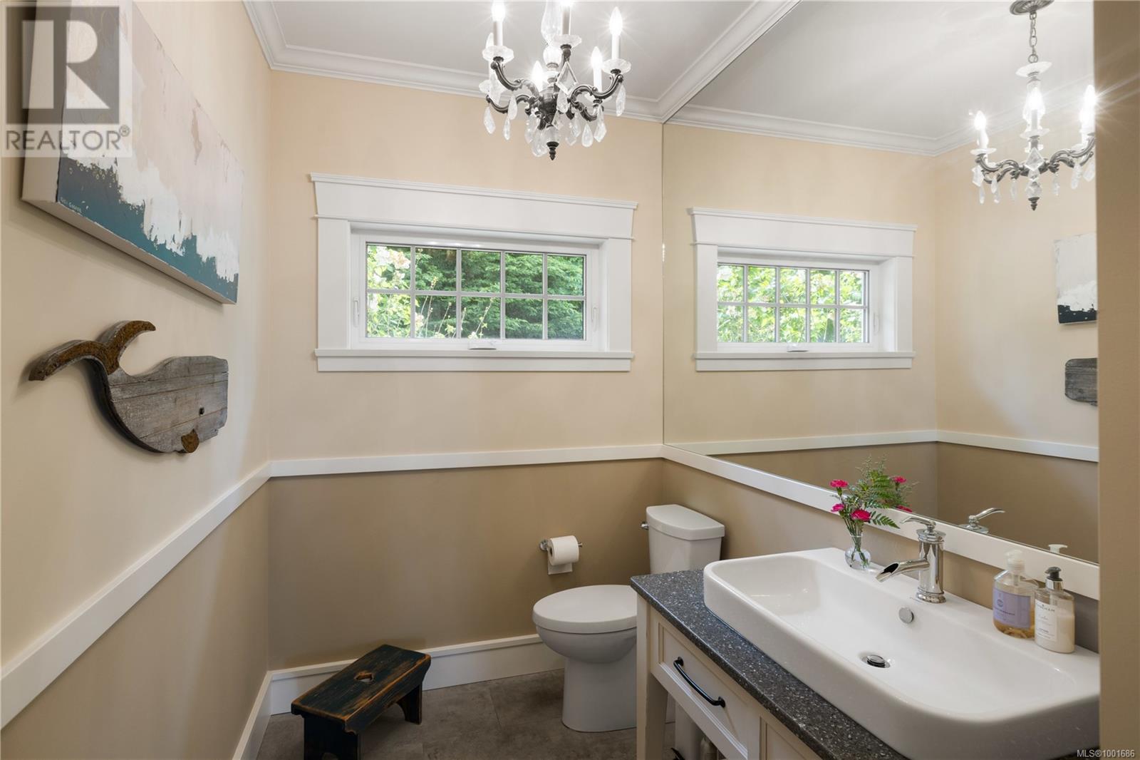  8401 Lochside Drive, Central Saanich