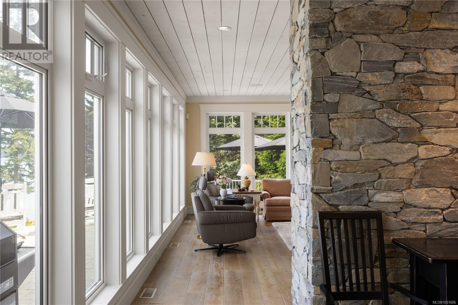 8401 Lochside Drive, Central Saanich