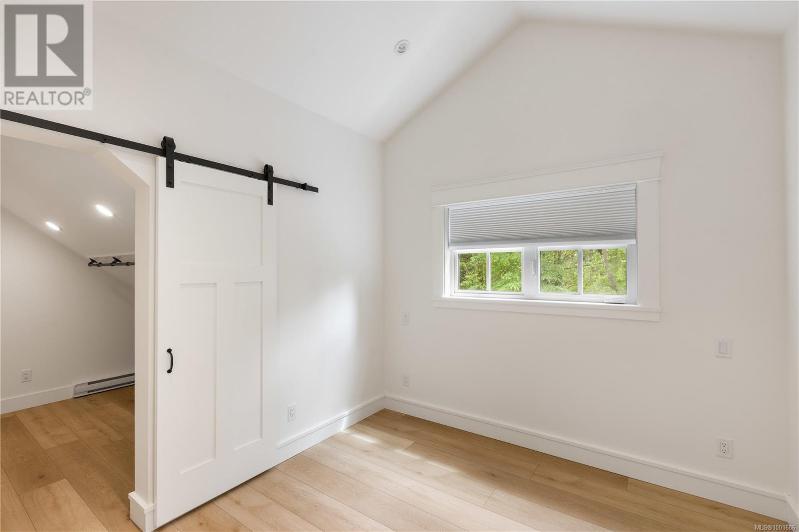  8401 Lochside Drive, Central Saanich