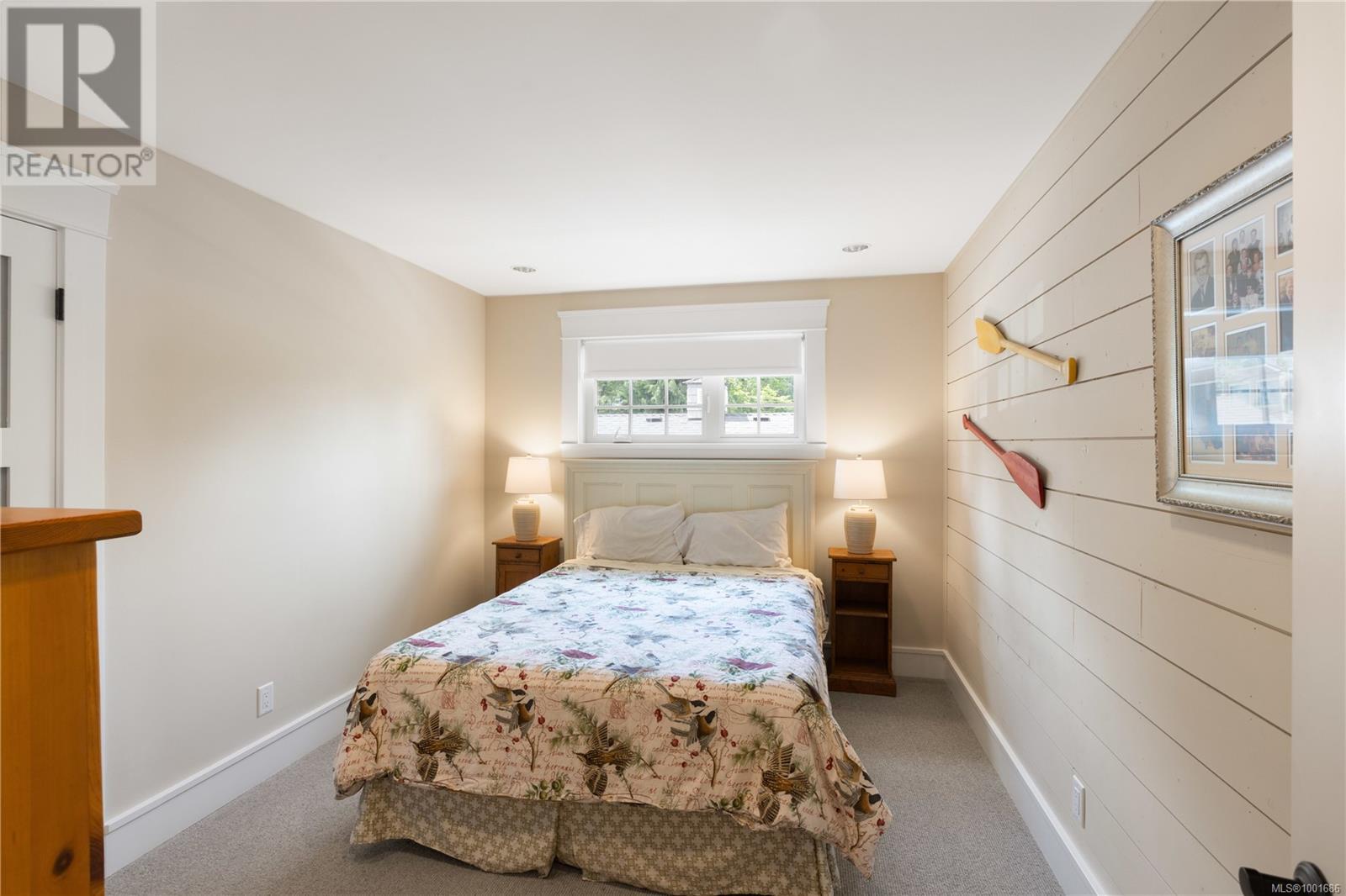  8401 Lochside Drive, Central Saanich
