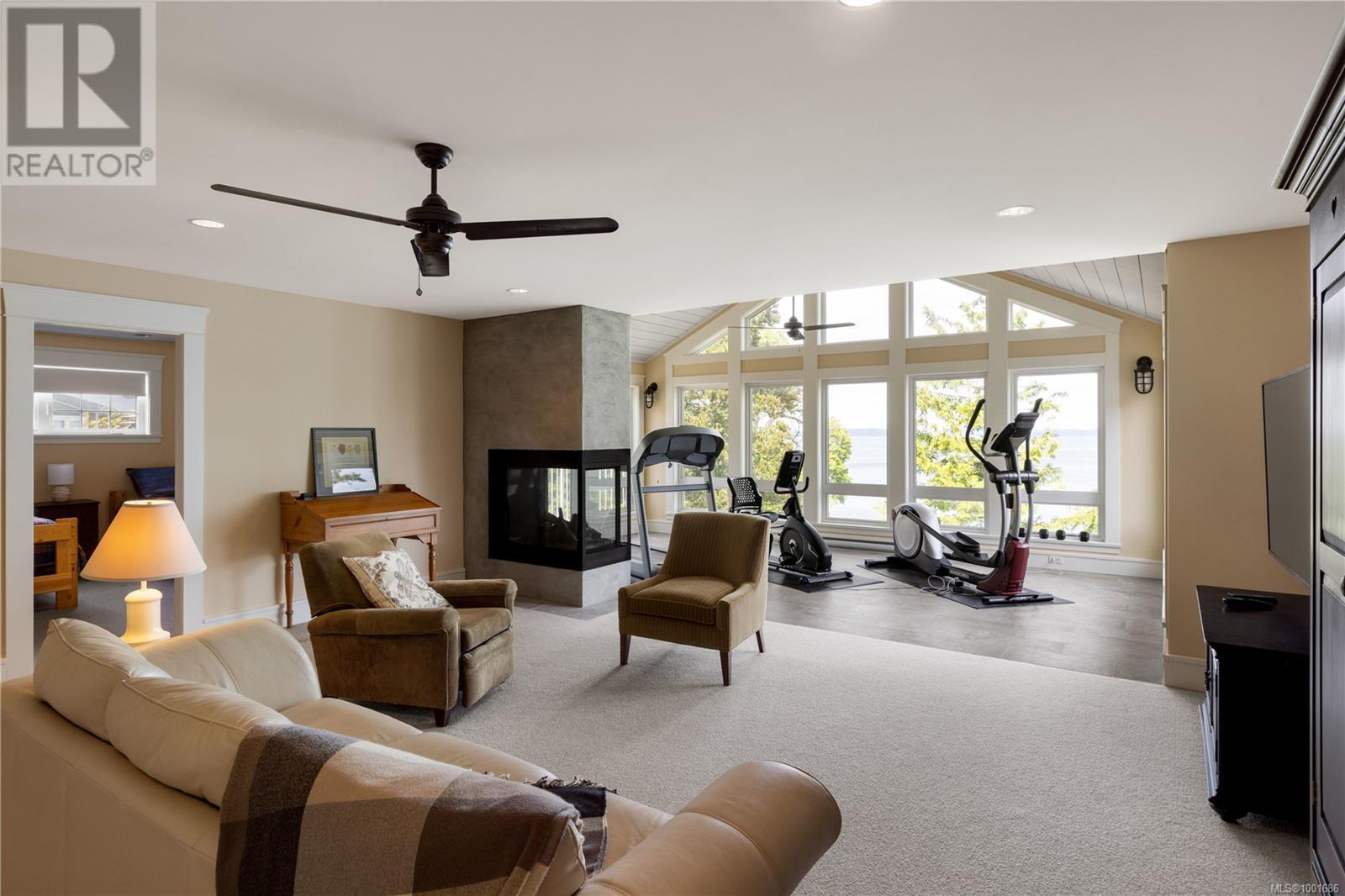  8401 Lochside Drive, Central Saanich