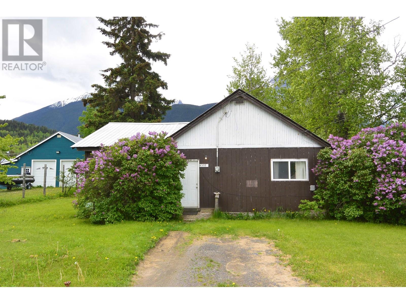 4310 11TH Avenue, New Hazelton