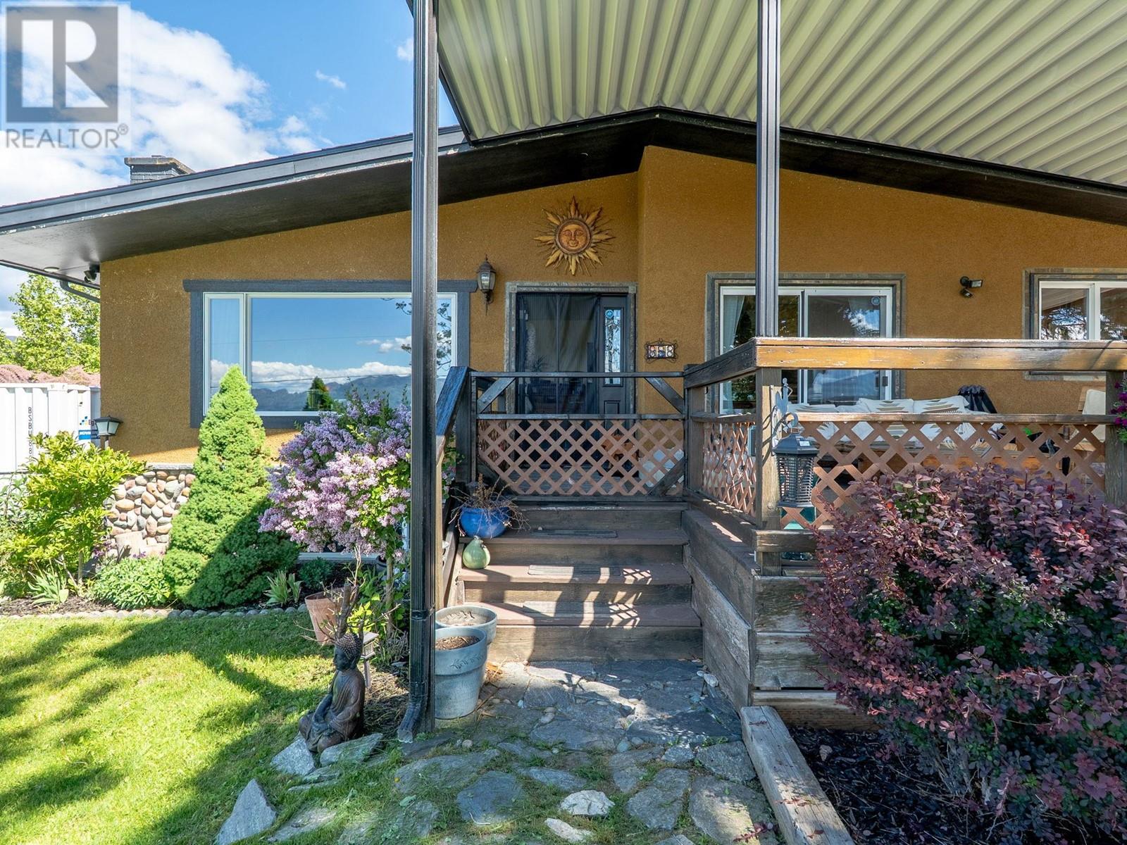  858 Douglas Road, West Kelowna
