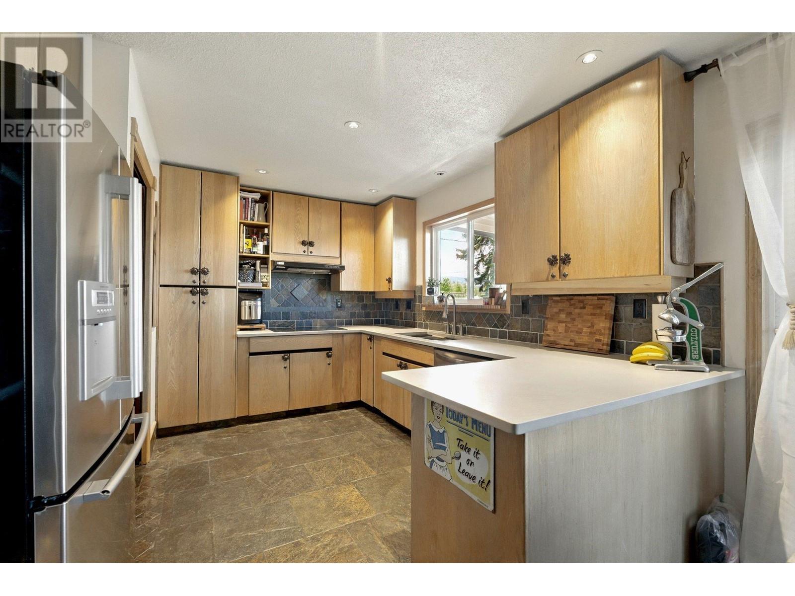  858 Douglas Road, West Kelowna