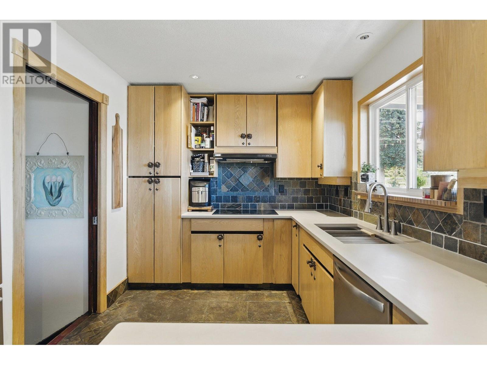  858 Douglas Road, West Kelowna