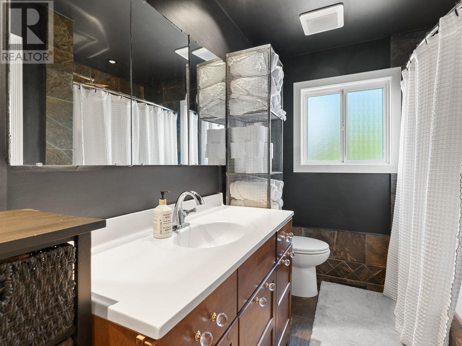  858 Douglas Road, West Kelowna