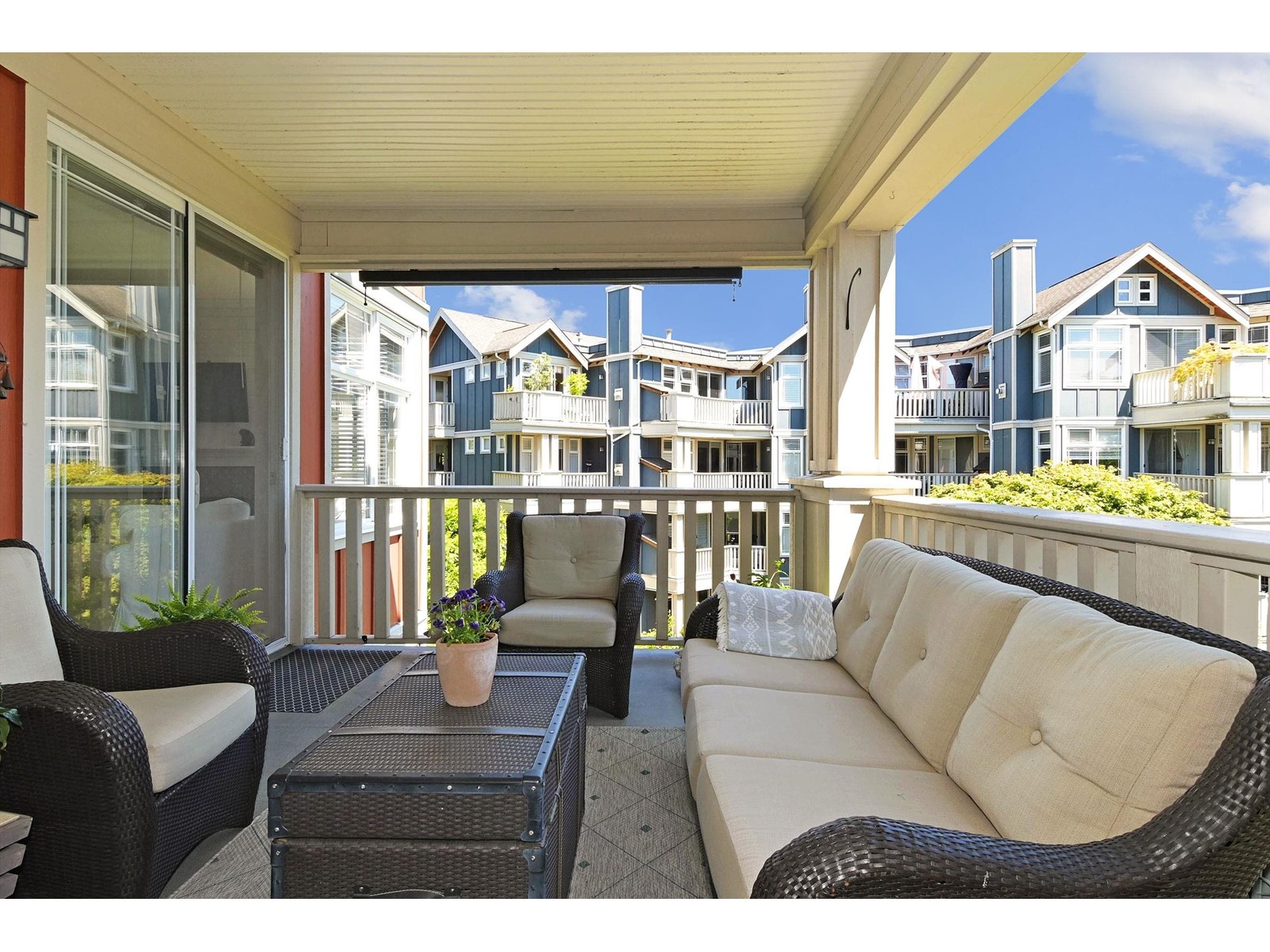 Photo 20 of 305 15368 16 A Avenue, Surrey BC