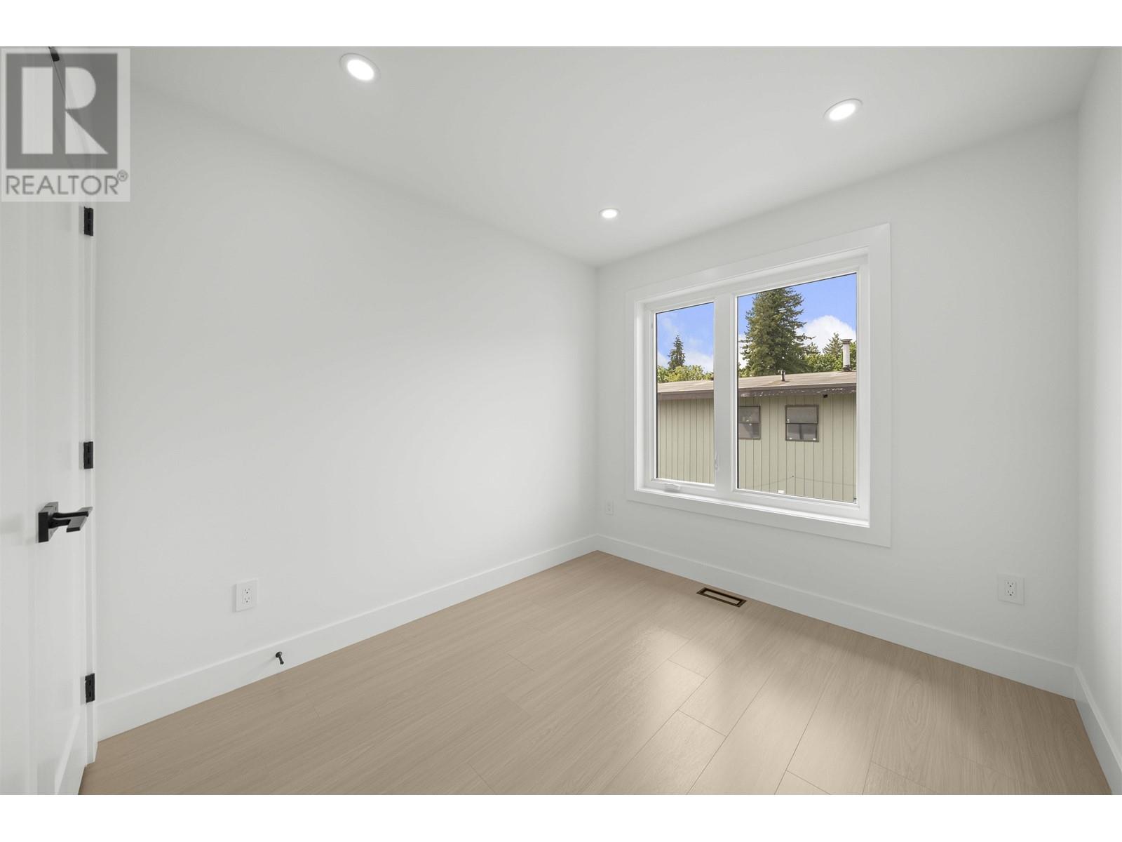 2 314 NELSON STREET, Coquitlam