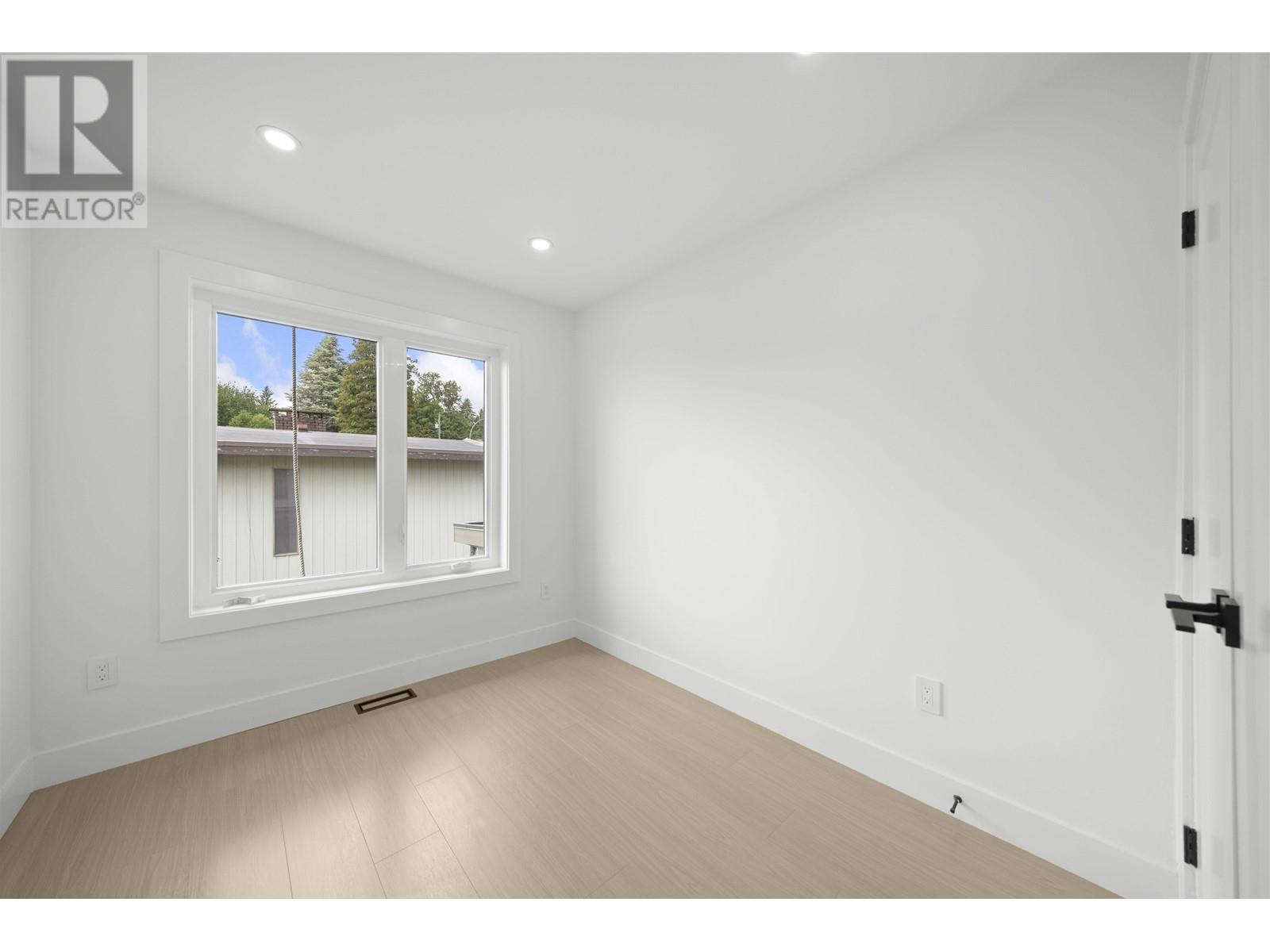 2 314 NELSON STREET, Coquitlam