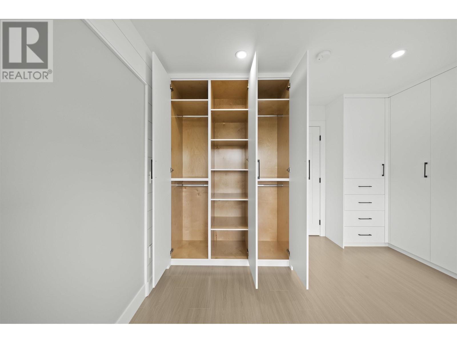 2 314 NELSON STREET, Coquitlam