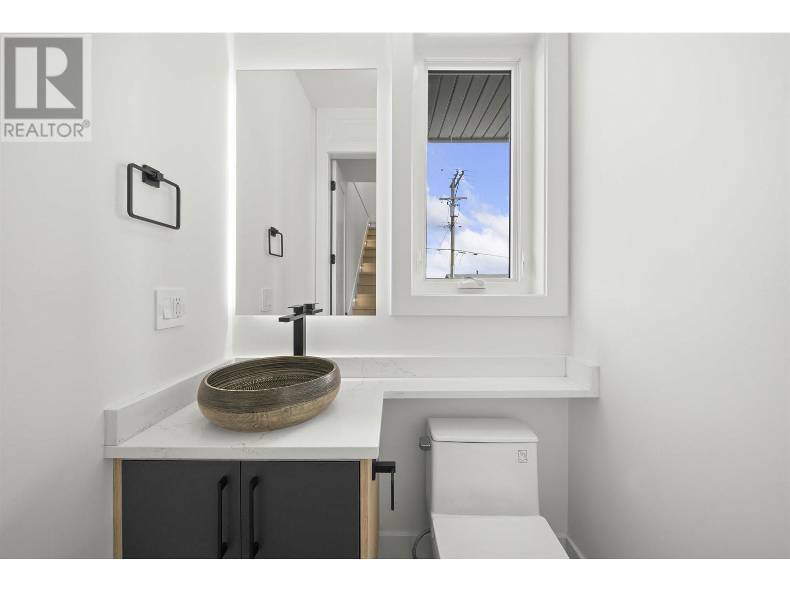 2 314 NELSON STREET, Coquitlam