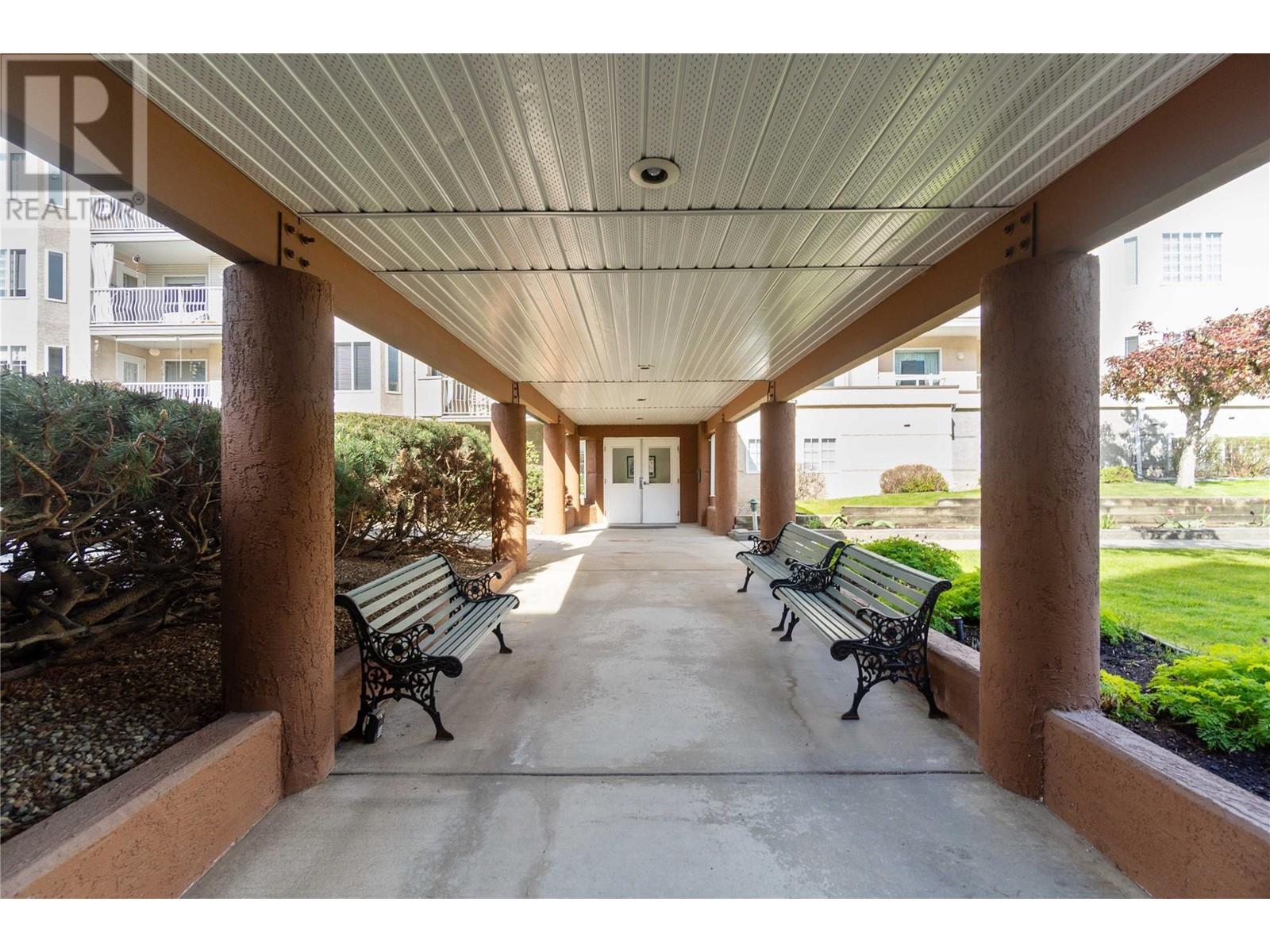 110 251 6 Street Southeast, Salmon Arm