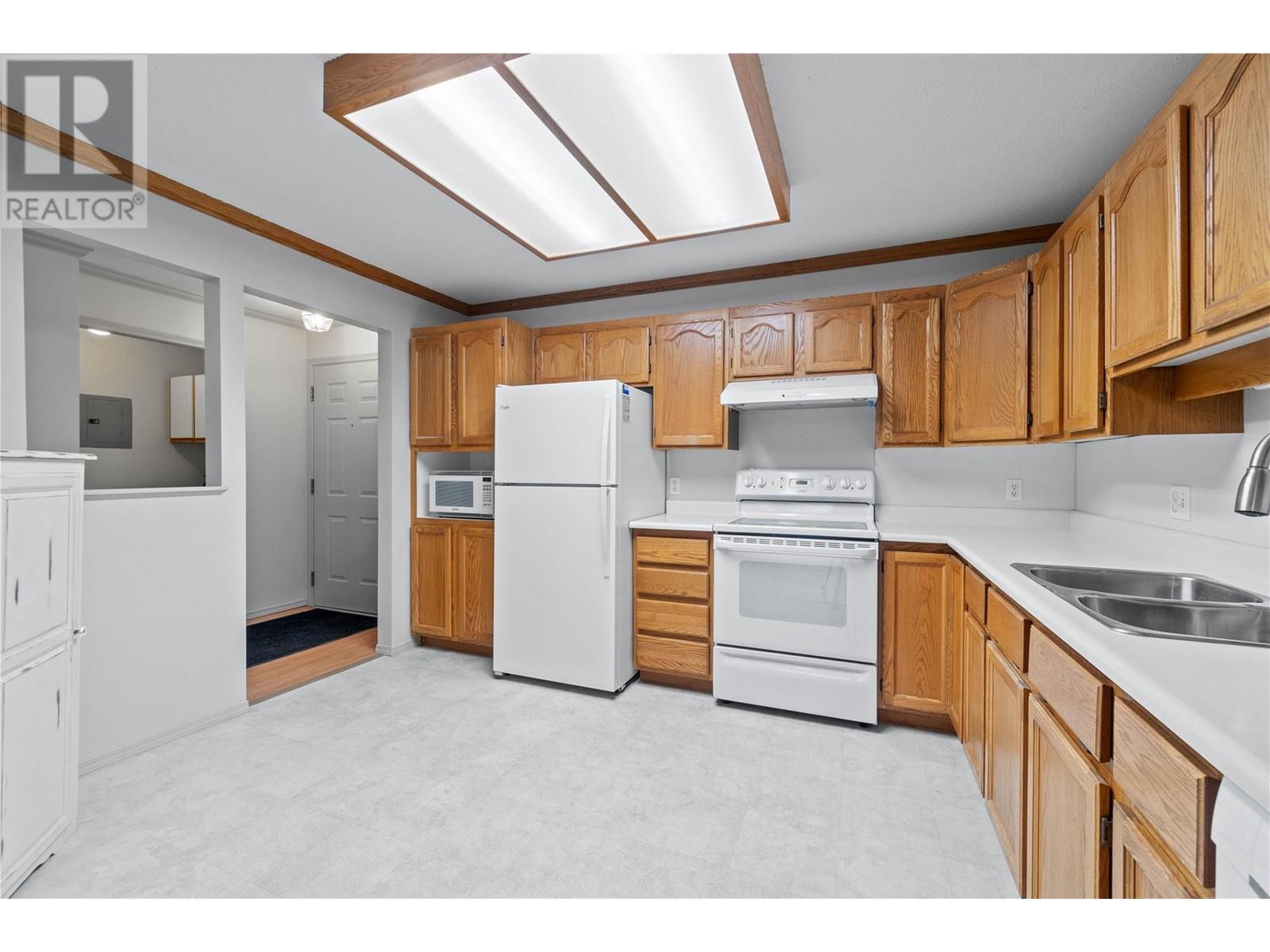 110 251 6 Street Southeast, Salmon Arm