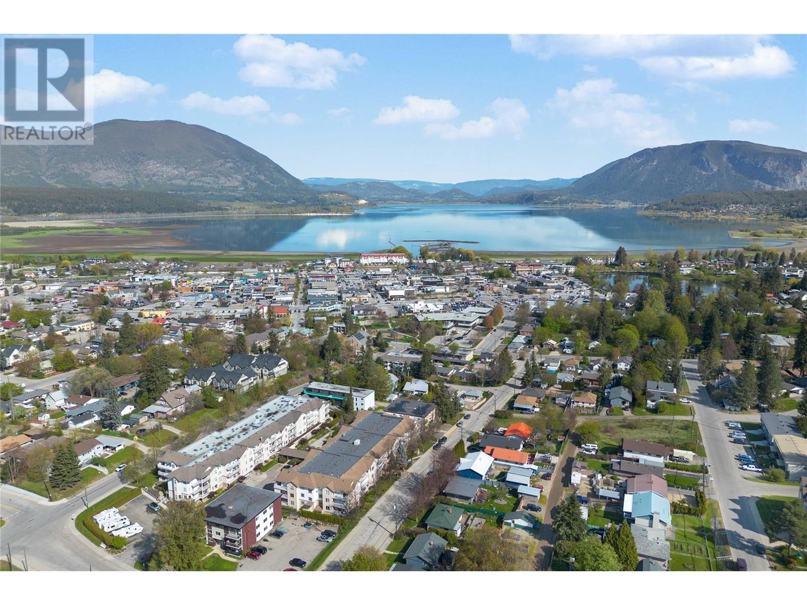 110 251 6 Street Southeast, Salmon Arm