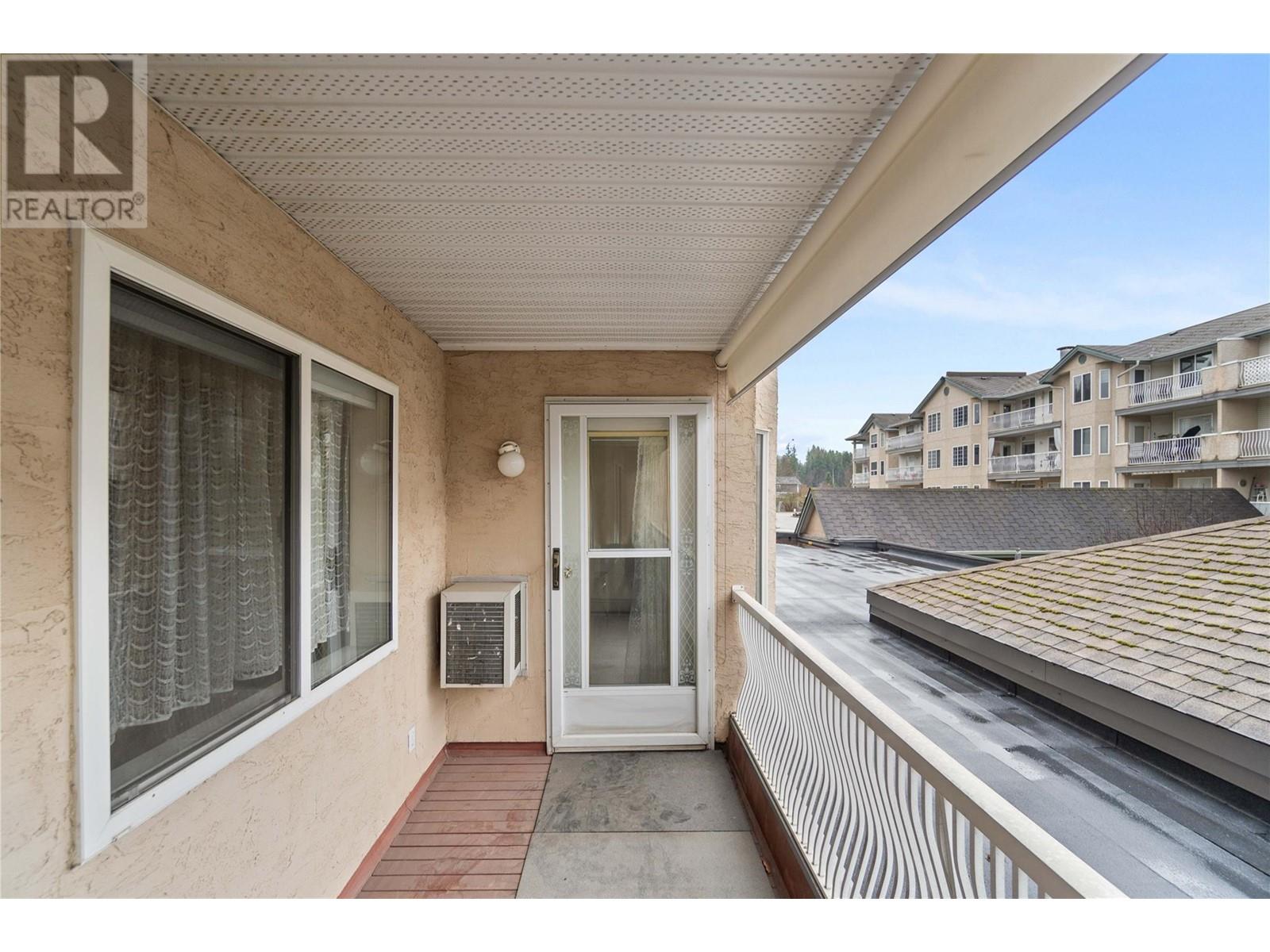 110 251 6 Street Southeast, Salmon Arm