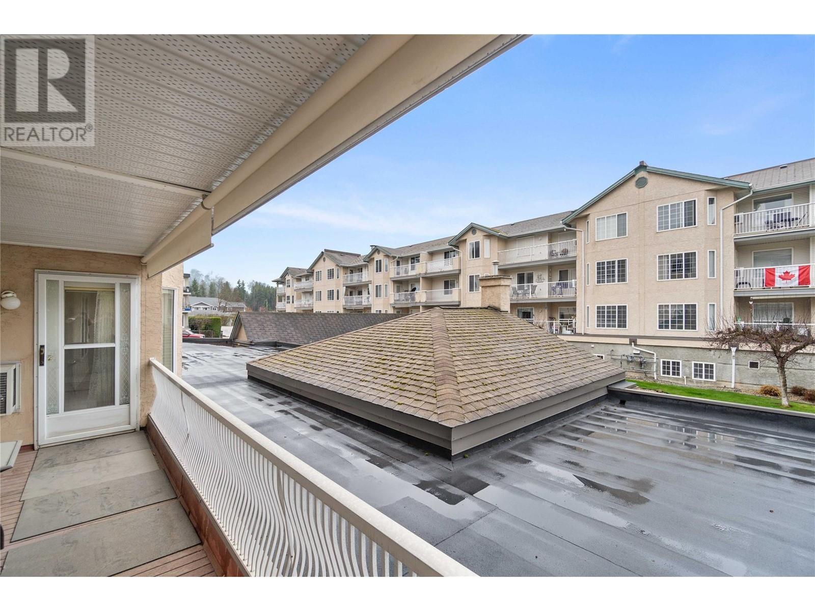 110 251 6 Street Southeast, Salmon Arm