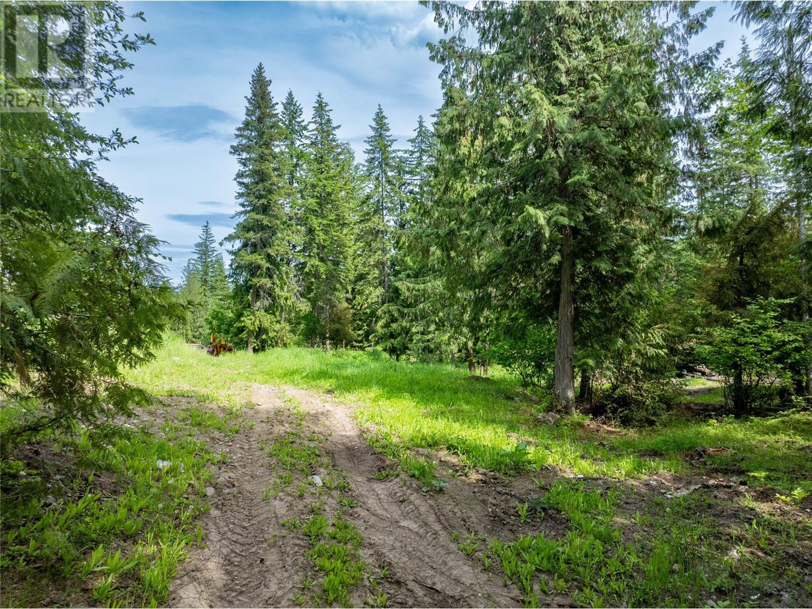  3175 Hautala Road, Sorrento