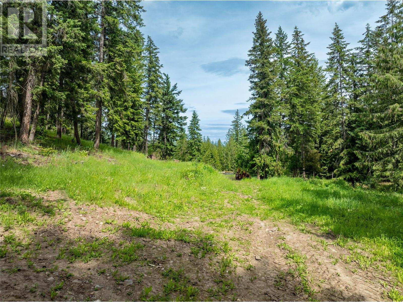  3175 Hautala Road, Sorrento