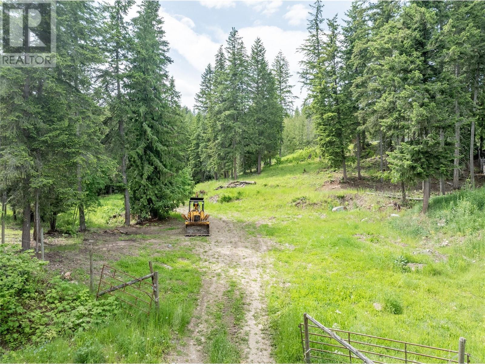  3175 Hautala Road, Sorrento