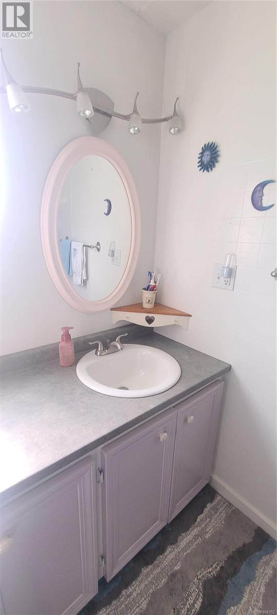 11 150 CORFIELD St N, Parksville real estate listing 994352