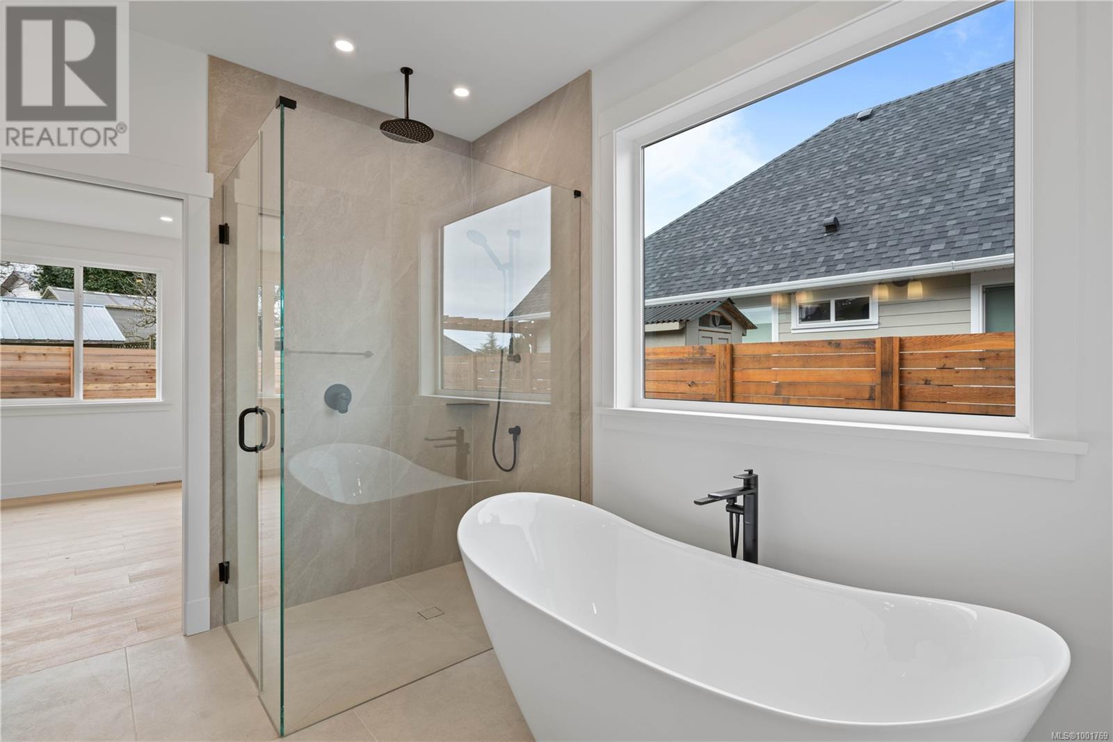 51 Sun West Pl, Parksville real estate listing 1001769