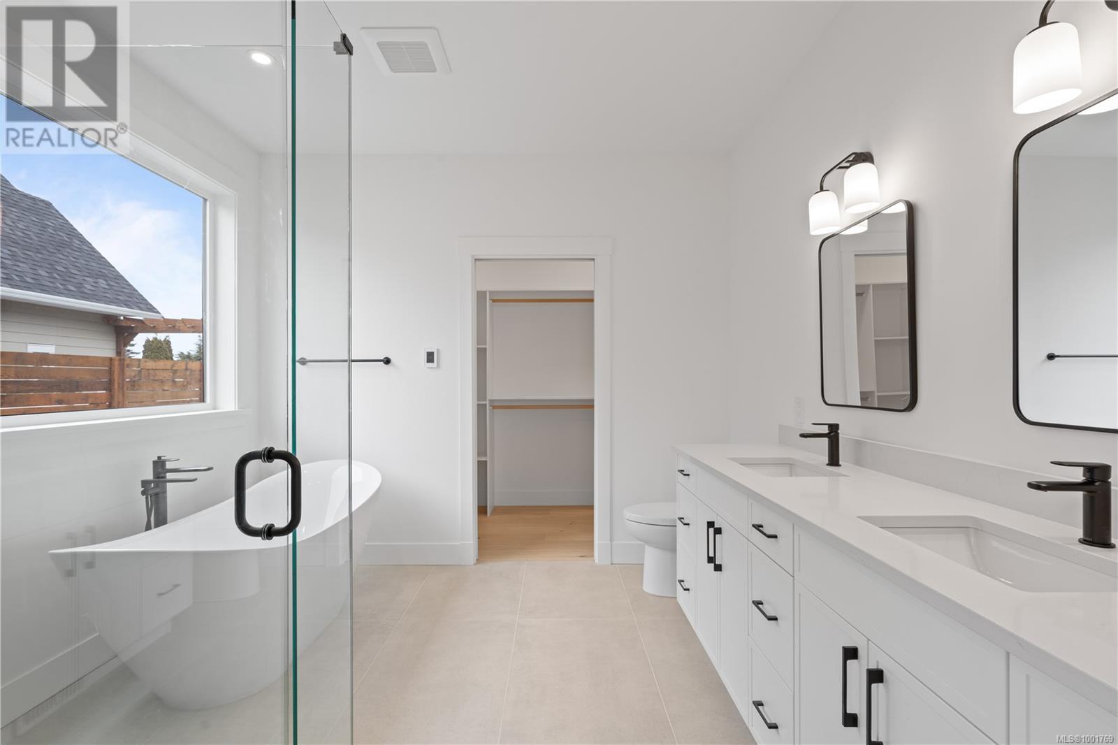 51 Sun West Pl, Parksville real estate listing 1001769