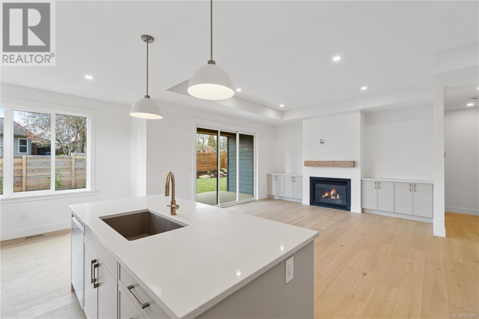 51 Sun West Pl, Parksville real estate listing 1001769
