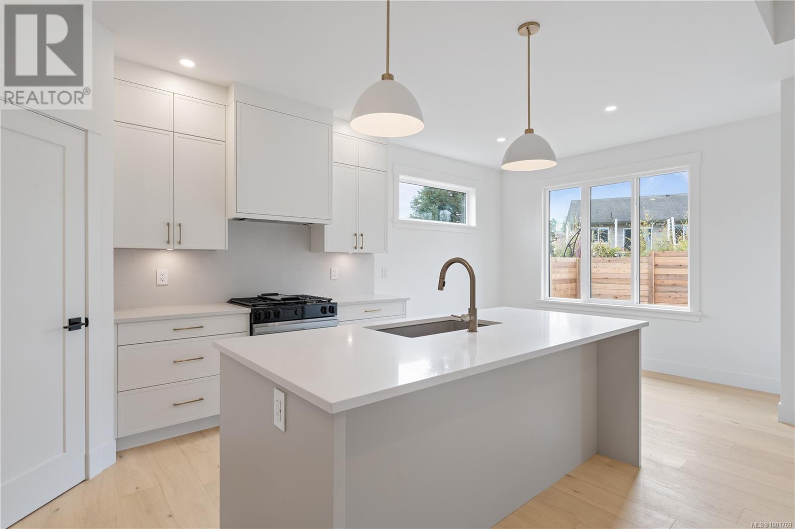 51 Sun West Pl, Parksville real estate listing 1001769