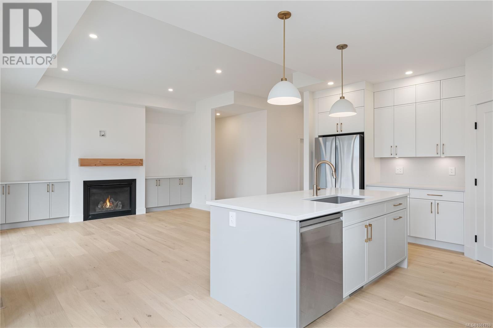 51 Sun West Pl, Parksville real estate listing 1001769