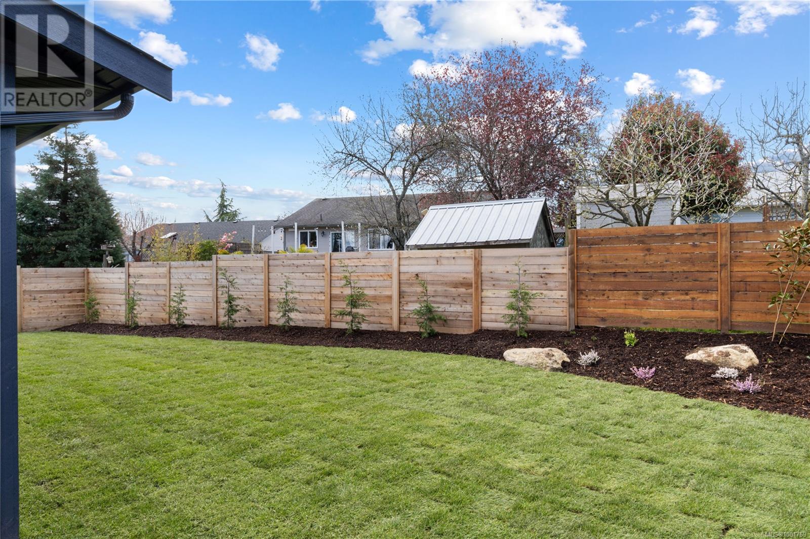 51 Sun West Pl, Parksville real estate listing 1001769