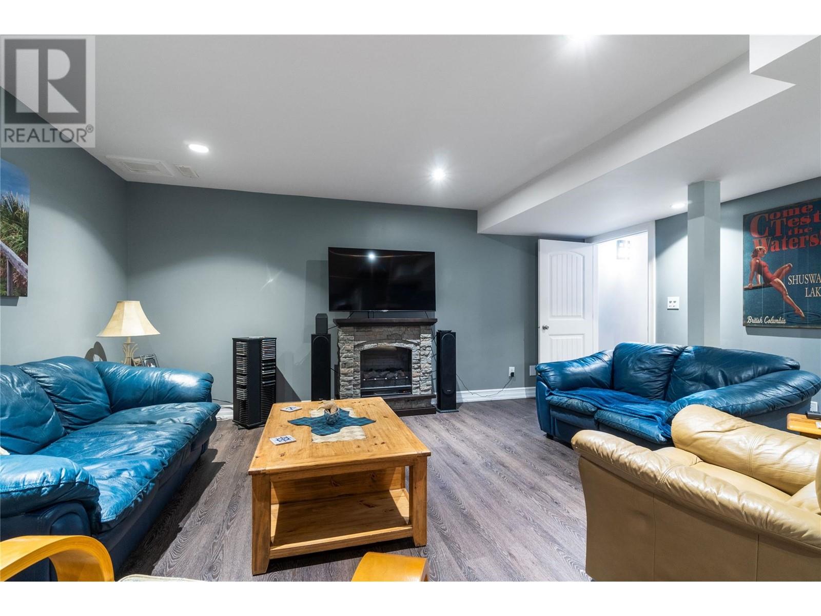  1040 14 Avenue Southeast, Salmon Arm