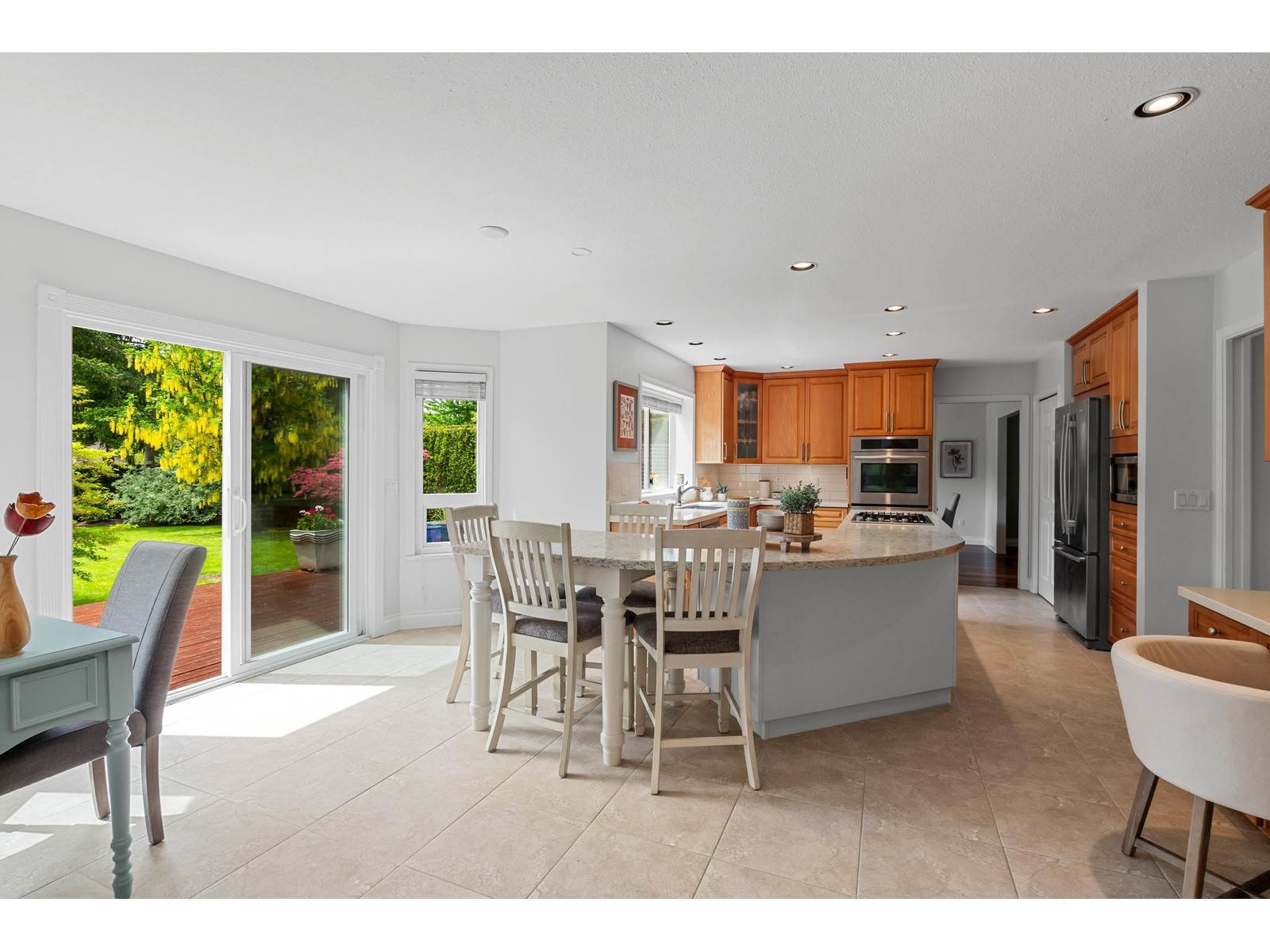 Photo 14 of 13808 19 A Avenue, Surrey BC