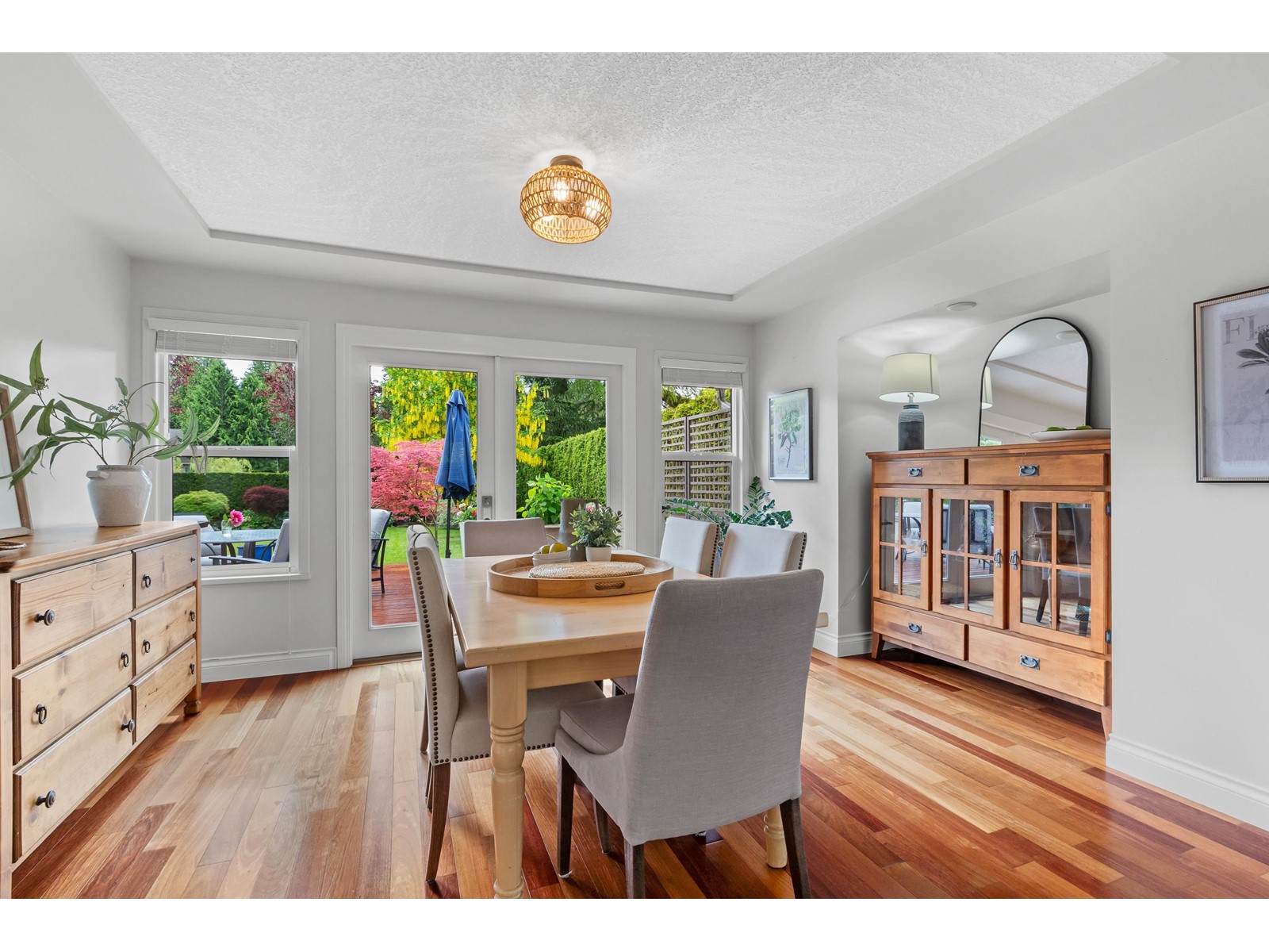 Photo 7 of 13808 19 A Avenue, Surrey BC
