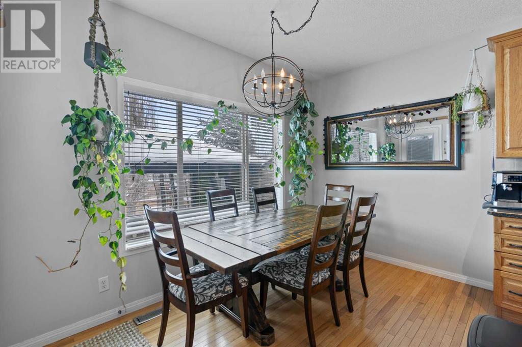 16 Glensummit Close, Cochrane, Alberta